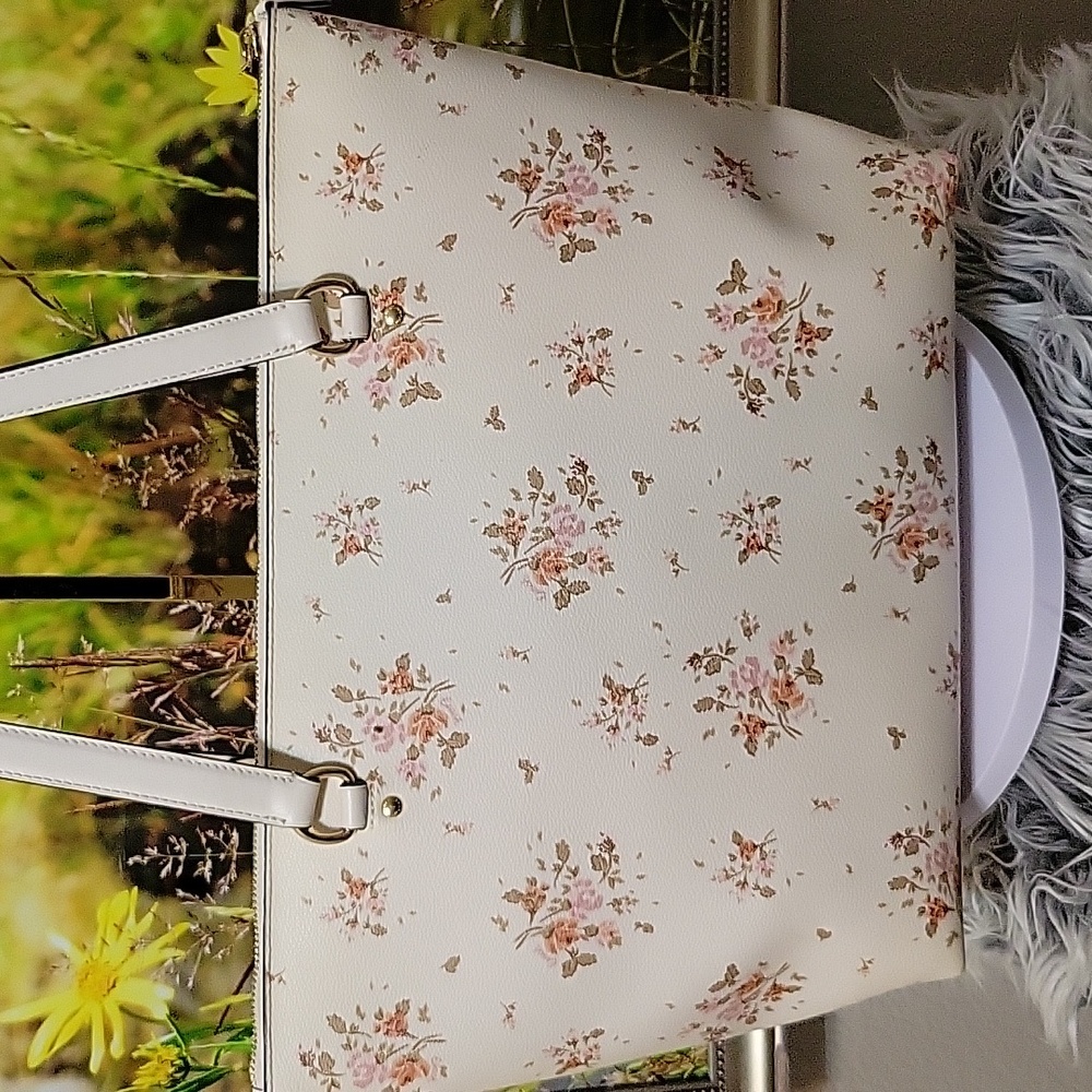 Coach Gallery Tote W/Rose Bouquet Print, Coated Canvas, Leather Detail - Picture 3 of 16